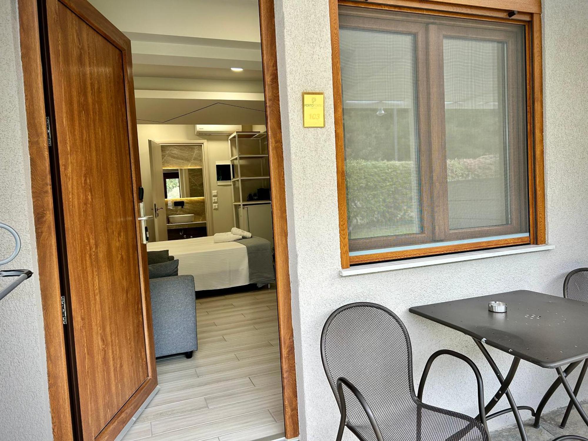 Porto Portes Suites 네아 포티데아 외부 사진