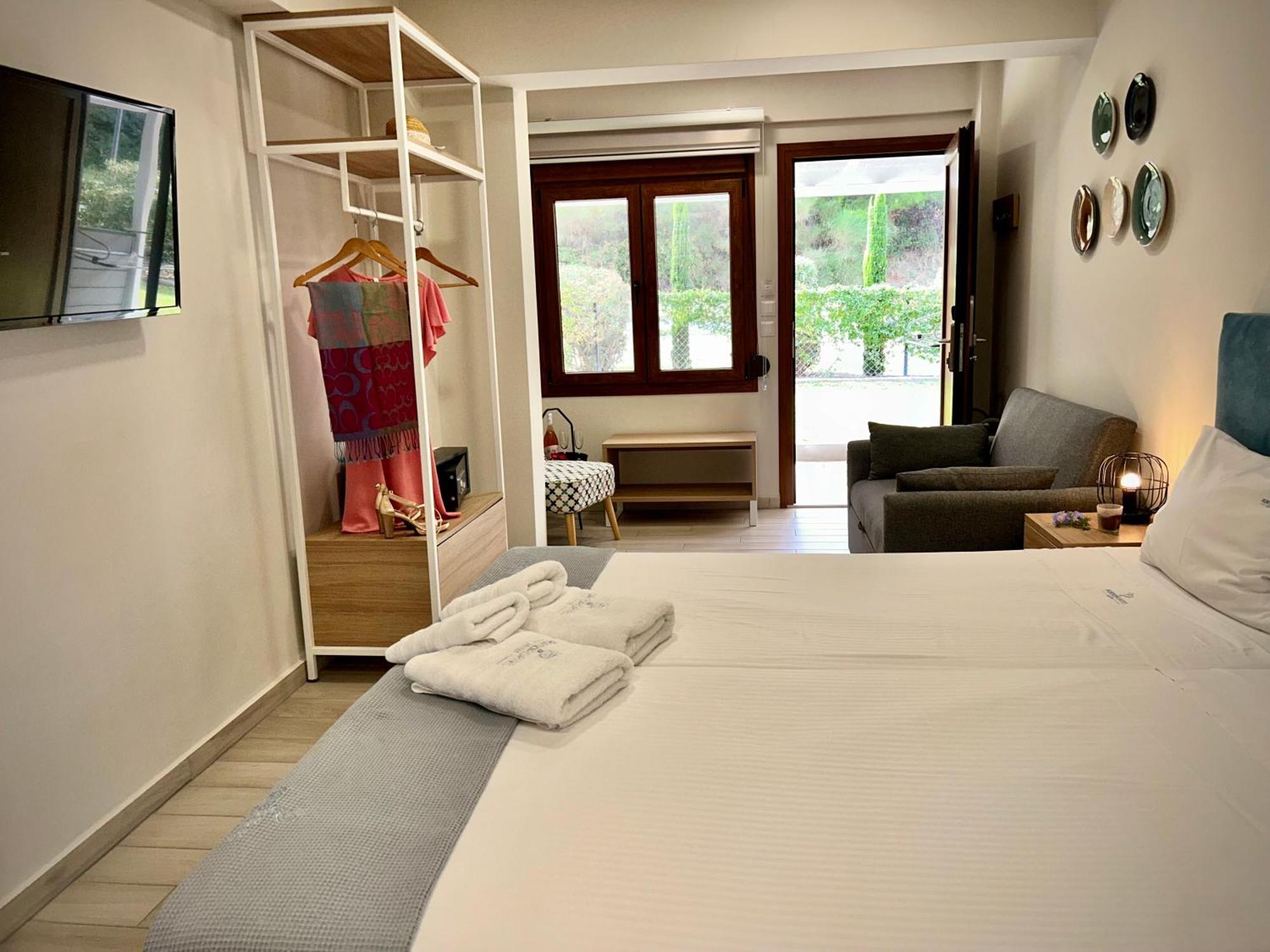 Porto Portes Suites 네아 포티데아 외부 사진
