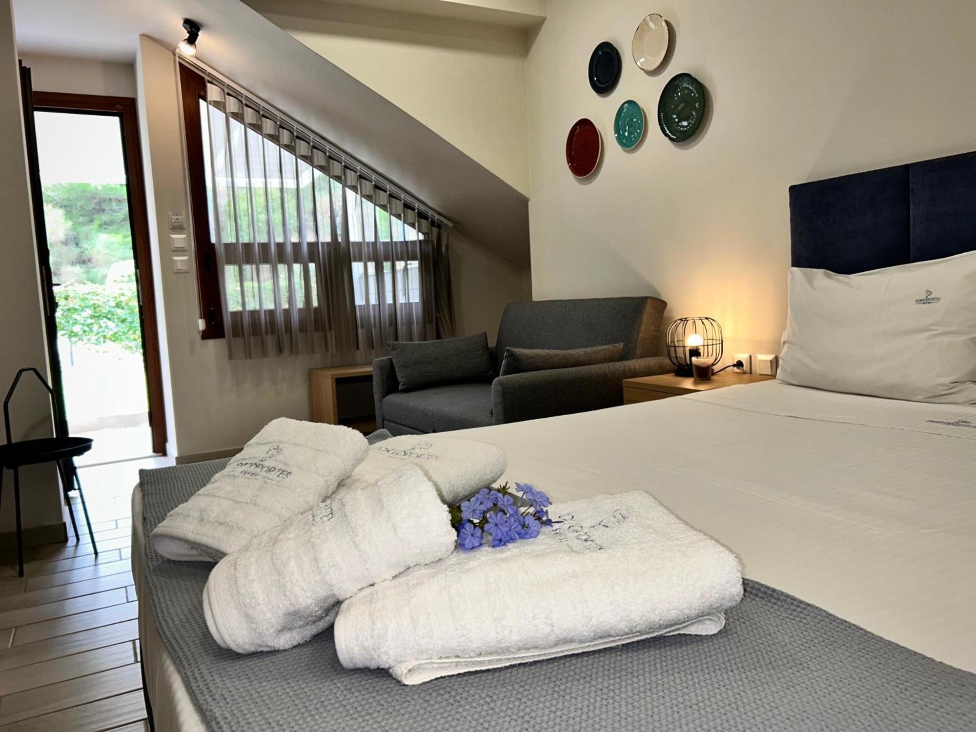 Porto Portes Suites 네아 포티데아 외부 사진